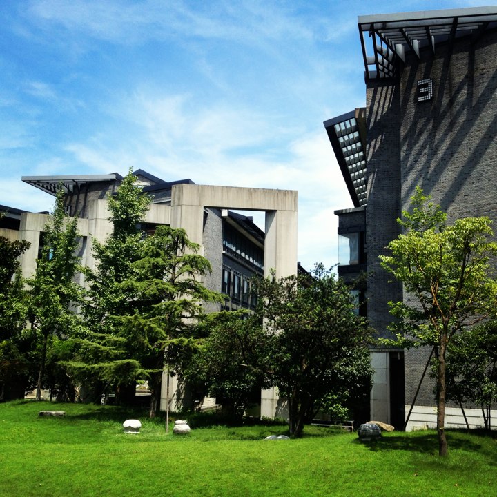 南山大学